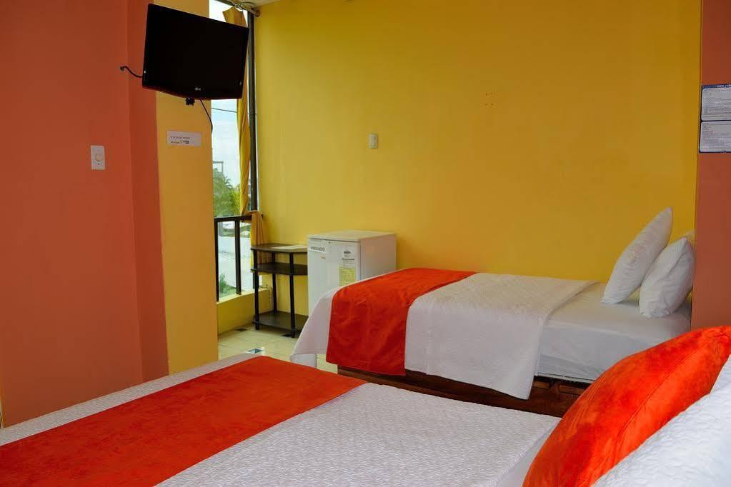 Hostal Carliza Puerto Ayora  Exterior photo
